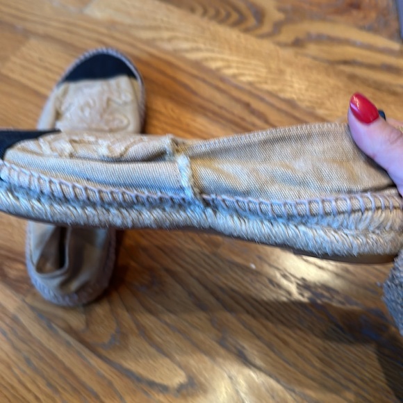 CHANEL Beige and Black two tone canvas espadrilles in size EU 38 - Picture 9 of 10